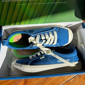 Cariume-Pantone Blue Canvas sneaker